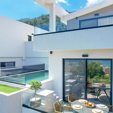 Ethos Zeen Private Pool Apartman